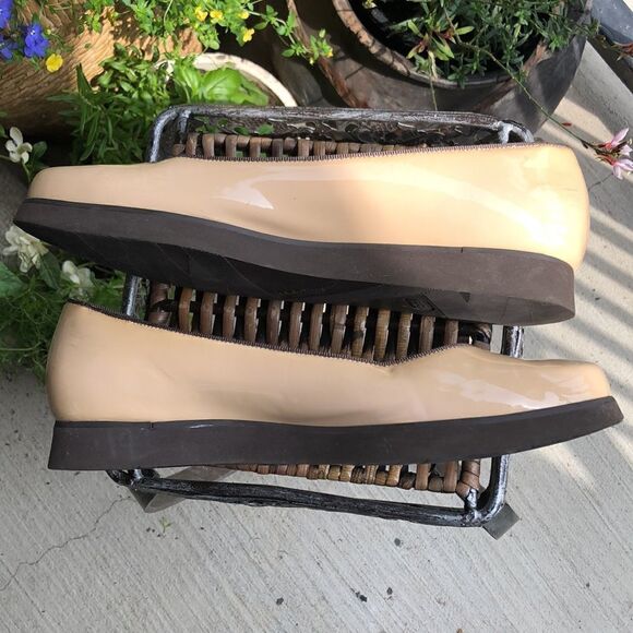 My Ferragamo Italian Designer Nude Patent Leather Flats - Picture 7 of 10